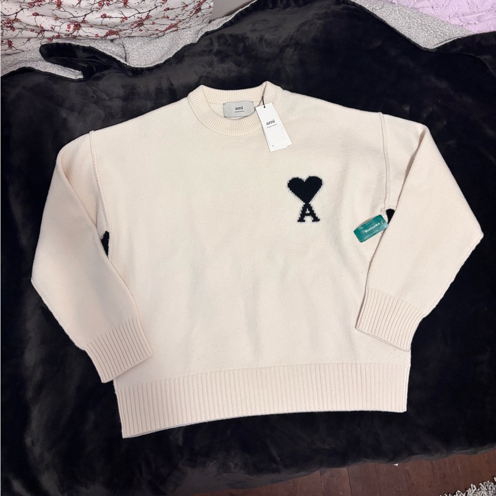 Ami Paris sweater 100 % Wool vierge new with tags